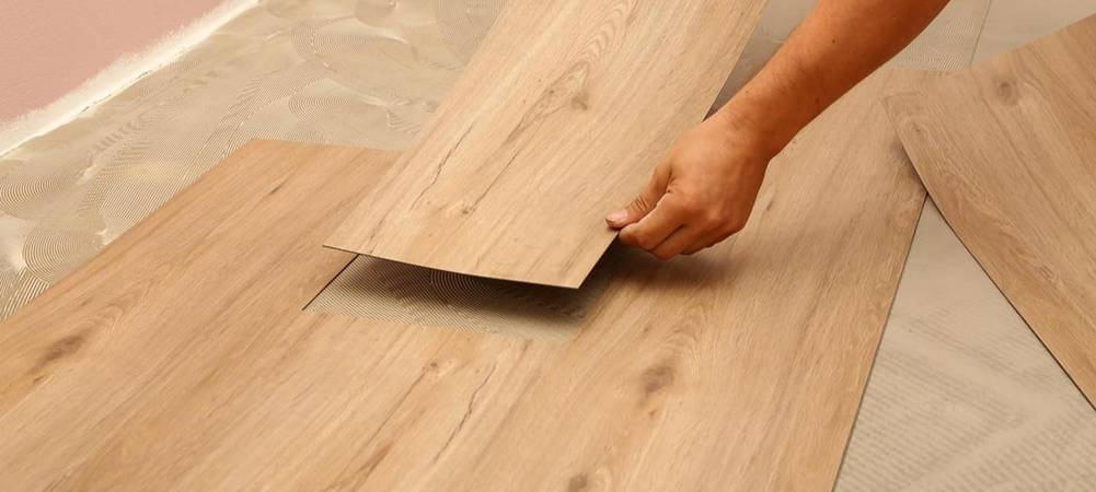 Como colocar piso vinílico