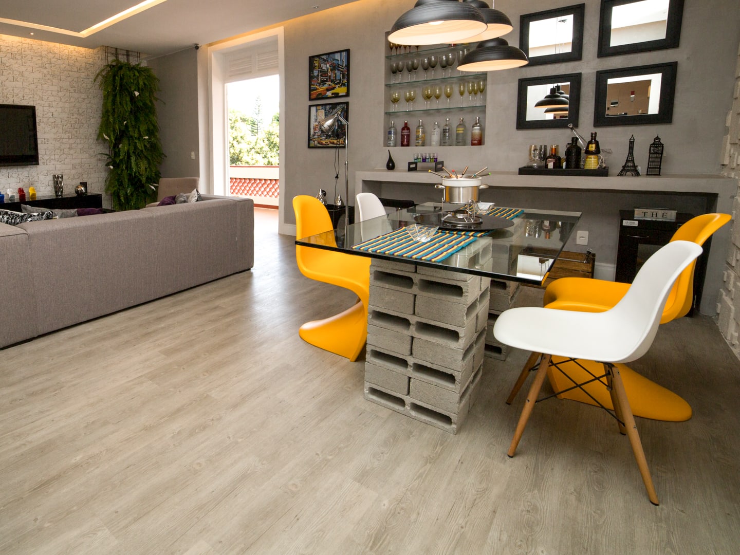Linha Bravo | Piso vinílico para ambiente comercial intenso
